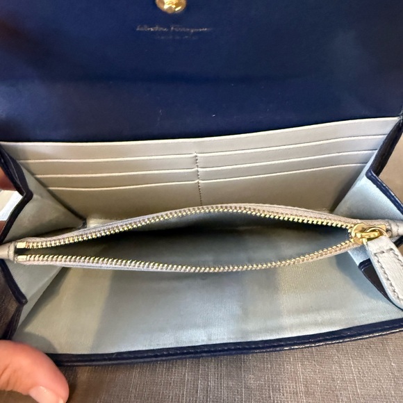 Salvatore Ferragamo Gancini Leather long wallet - Picture 6 of 9